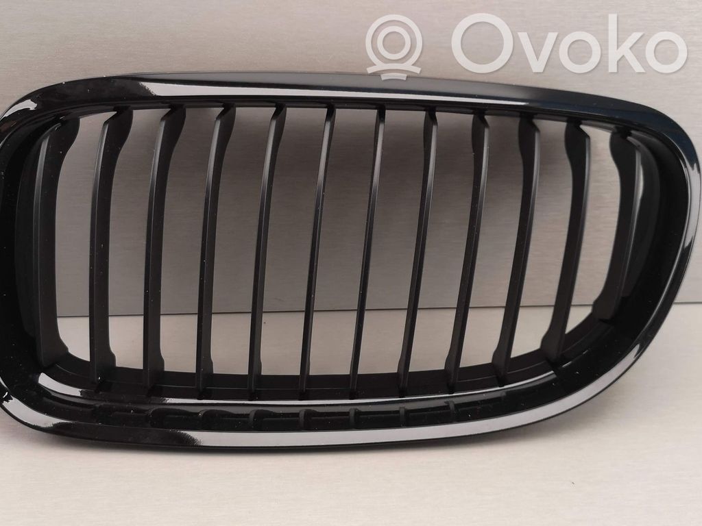 BMW 3 E90 E91 Front bumper upper radiator grill 