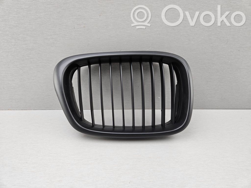 BMW 5 E39 Front bumper upper radiator grill 