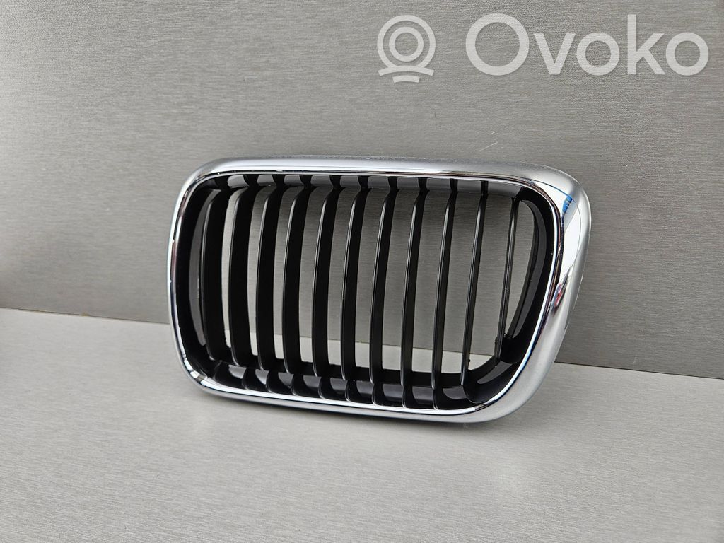BMW 3 E36 Front bumper upper radiator grill 