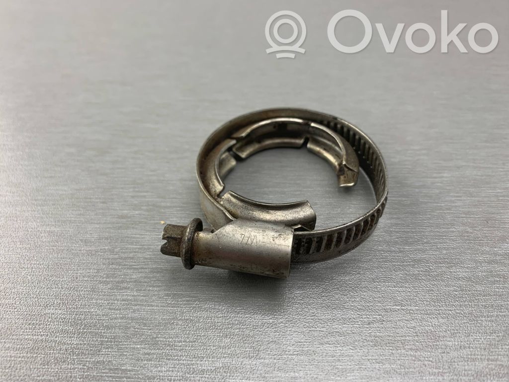 BMW 7 E65 E66 Caurulīte (-es) / šļūtene (-es) 