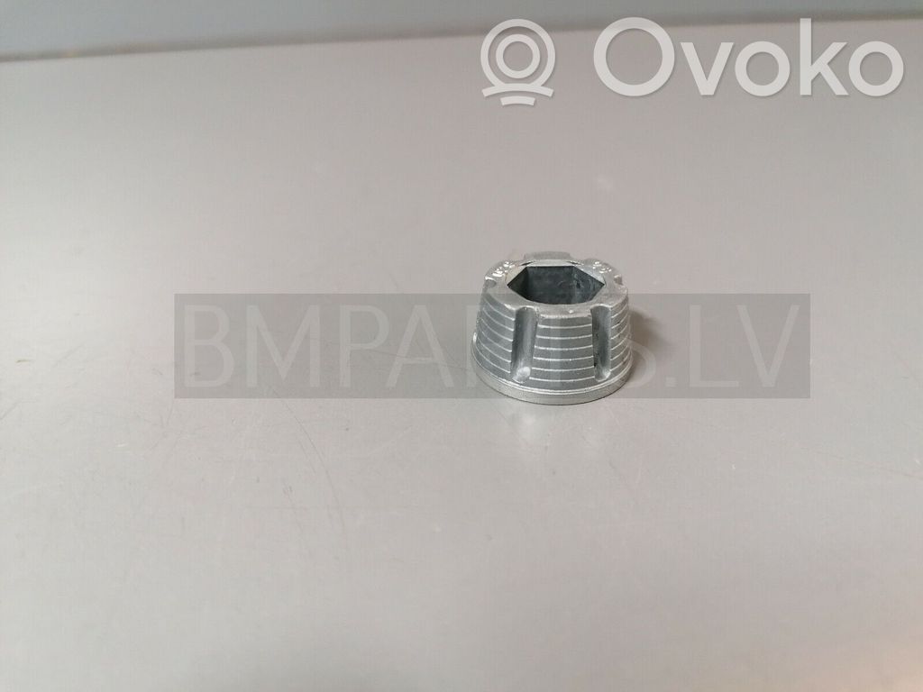 BMW 7 E65 E66 Windshield washer spray nozzle 