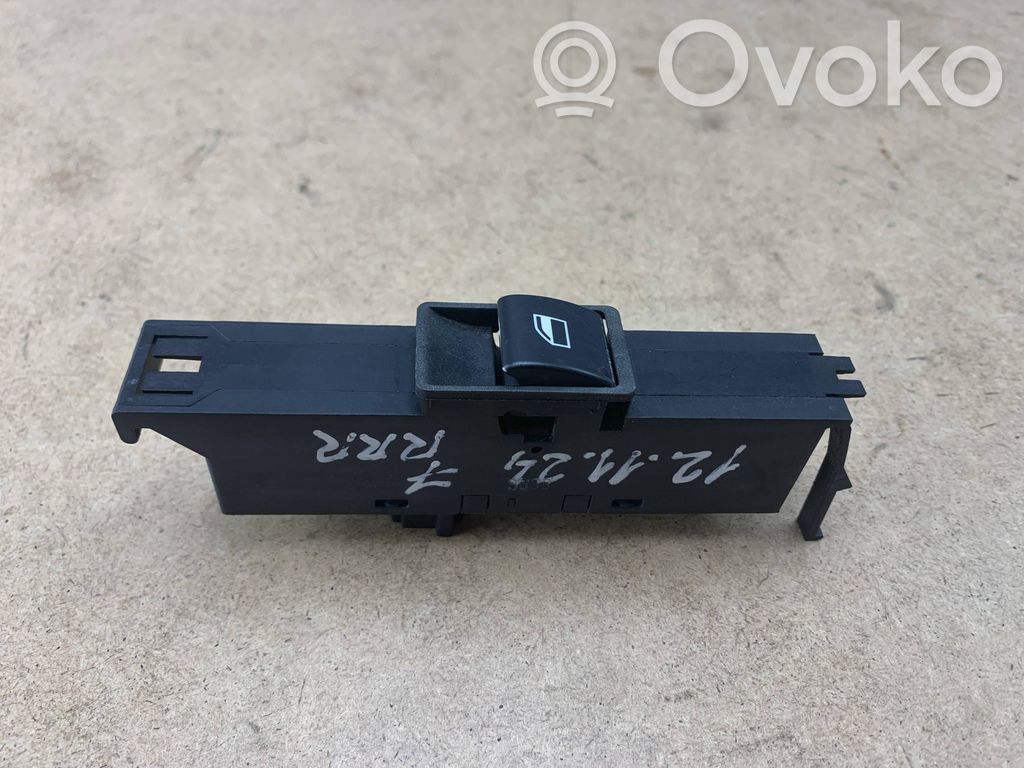 Electric window control switch   8381511,61318381511,61316902177,61318368919,6902177,8368919