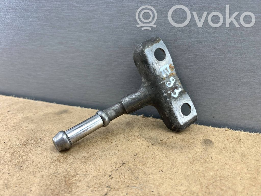 BMW X3 E83 Duslintuvo laikiklis 