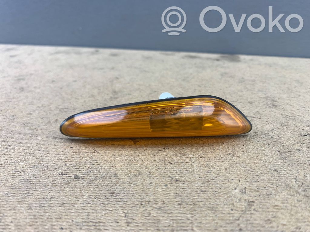 BMW 3 E46 Front fender indicator light 