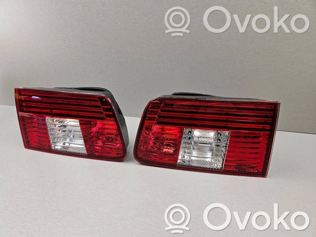 BMW 5 E39 Galinis žibintas dangtyje 