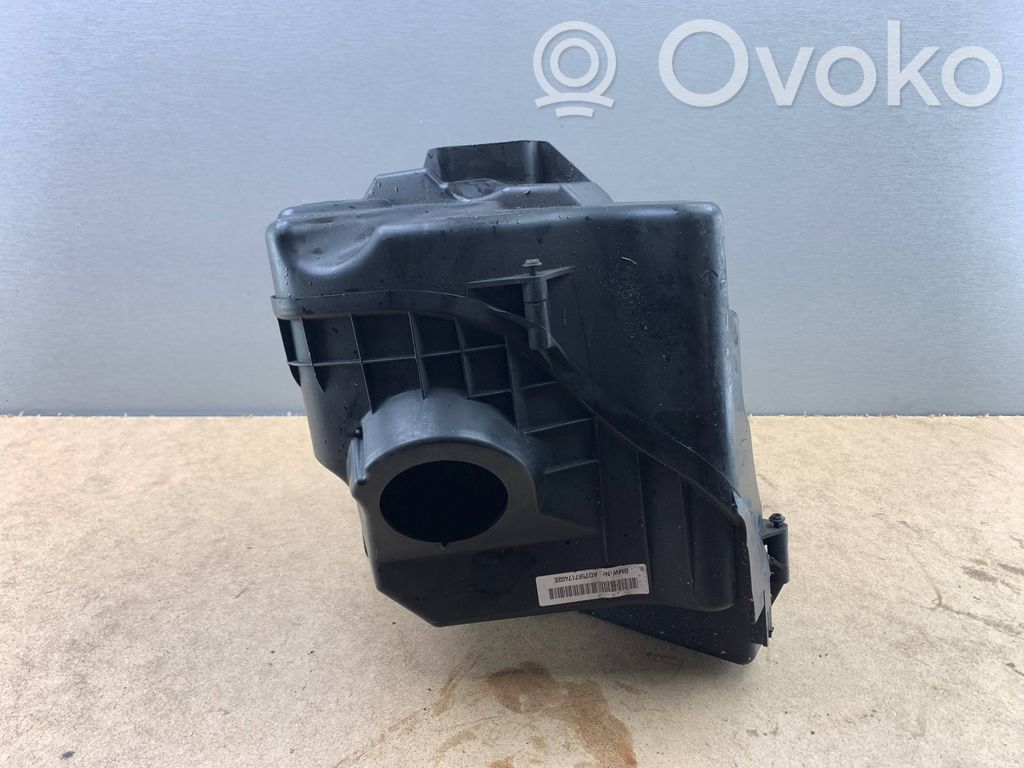 BMW 1 E81 E87 Air filter box 