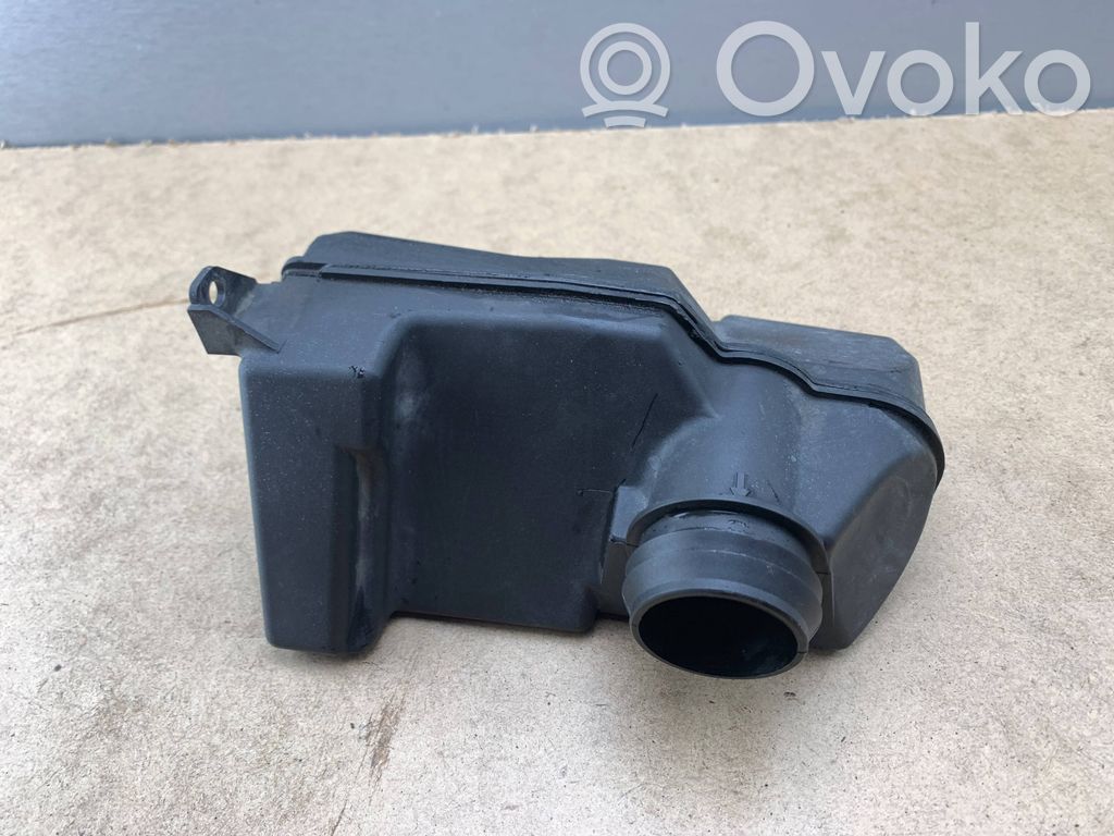 BMW 5 E39 Oro paėmimo kanalo detalė (-ės) 