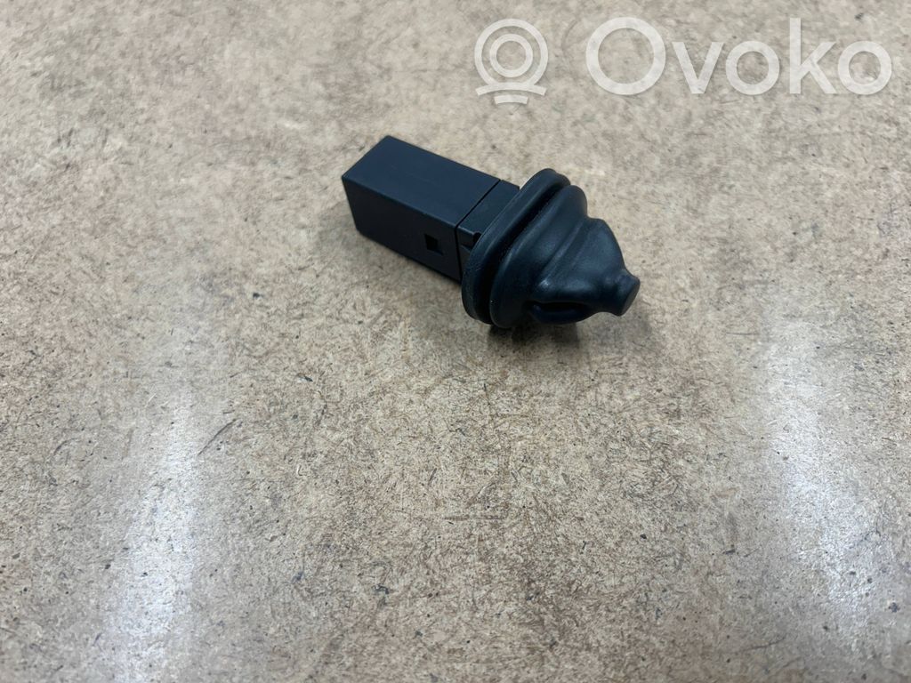 BMW 3 E46 Fuel tank opening switch 