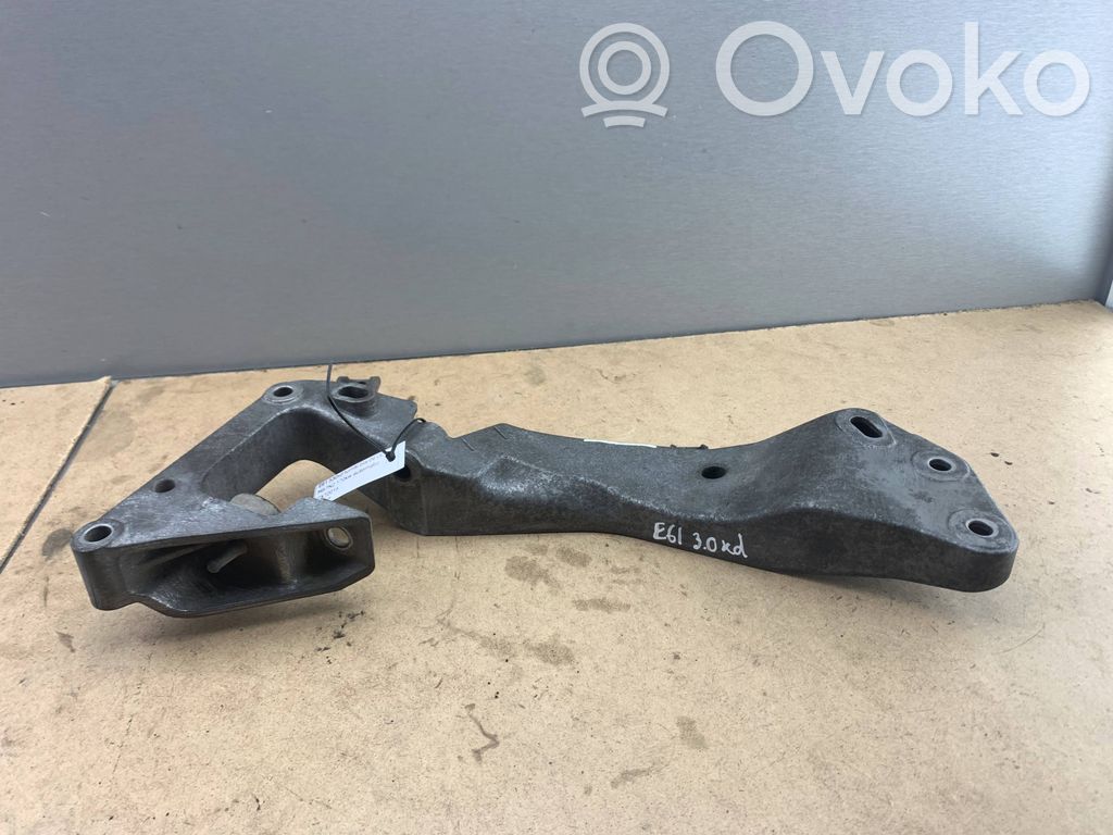 Gearbox mounting bracket   6769281,22116769281