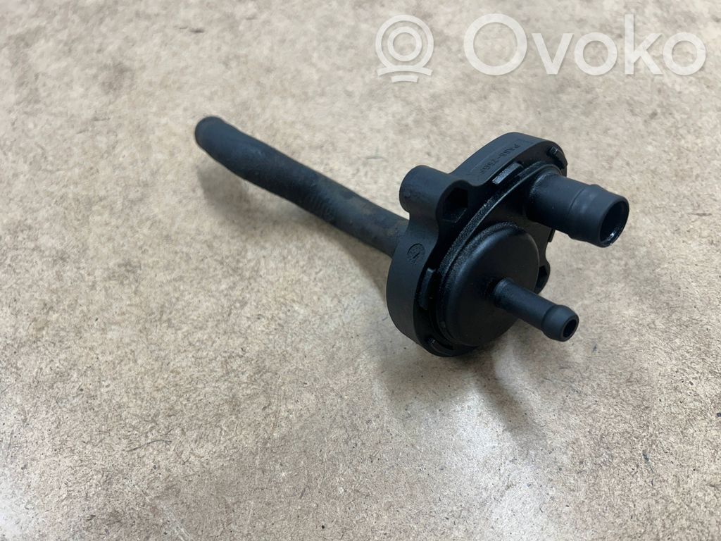 BMW 3 E46 Fuel line pipe 