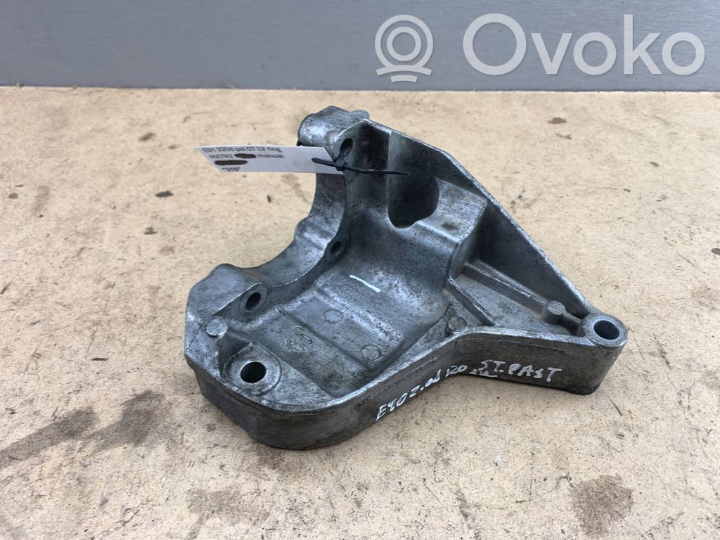 BMW 3 E90 E91 Power steering pump mounting bracket 