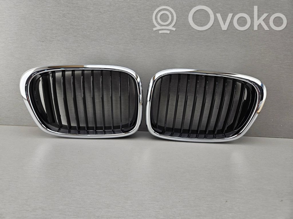 Front bumper upper radiator grill   7005837,7005838,51137005837,51137005838