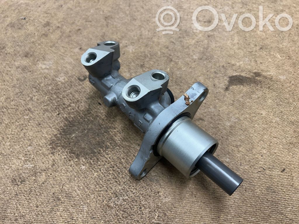 BMW 3 E46 Master brake cylinder 