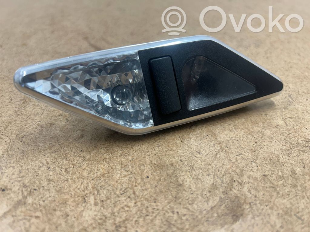 BMW 3 E46 Illuminazione sedili posteriori 