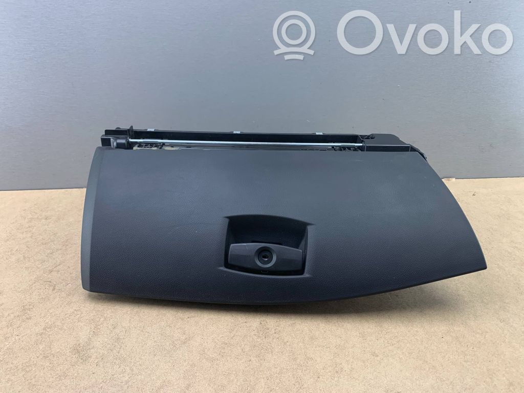 BMW 5 E60 E61 Glove box 