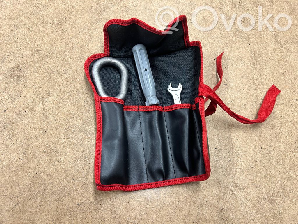 Towing hook eye   72157070643,7070643,71111182747,1179629,1182747,6790053,71106790053,71111179629