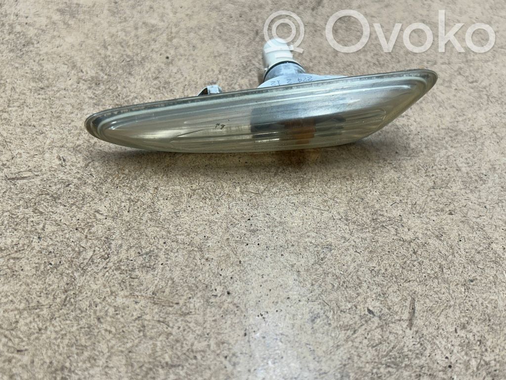 BMW 3 E46 Semnalizator bară față 