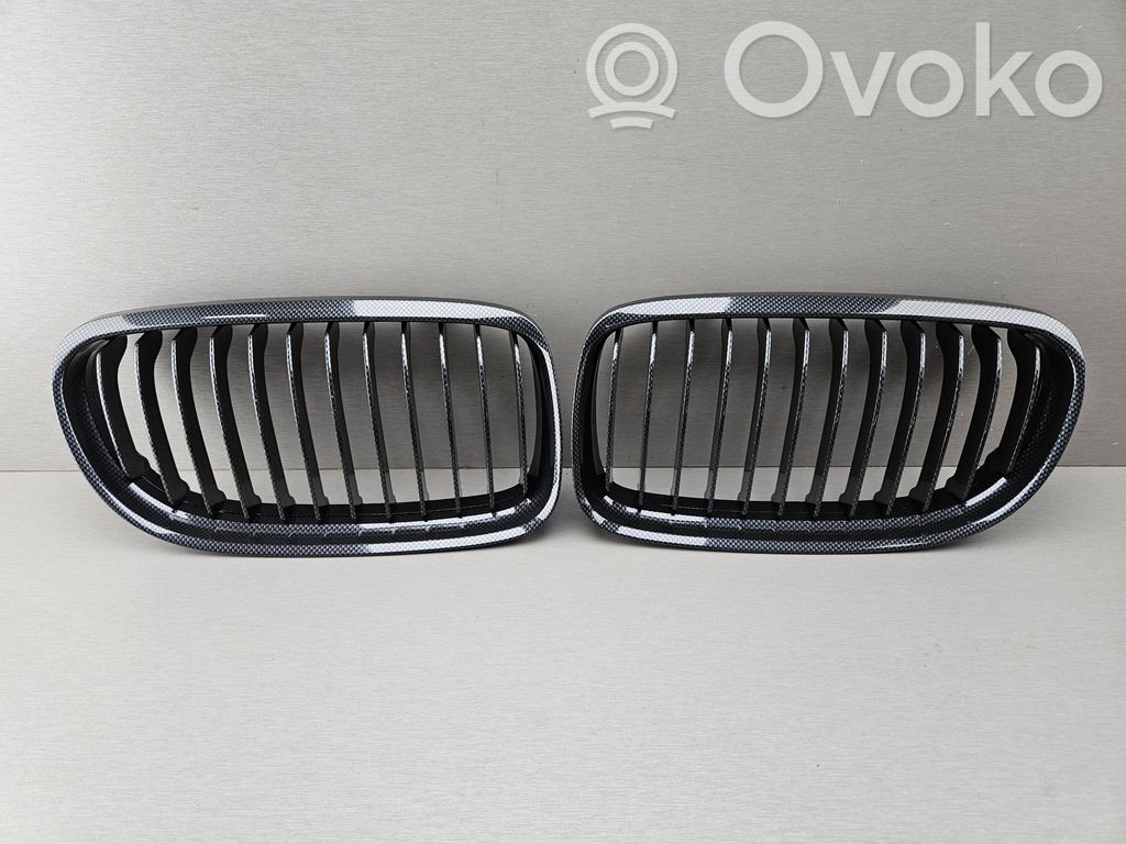 BMW 3 E90 E91 Grotelės viršutinės 