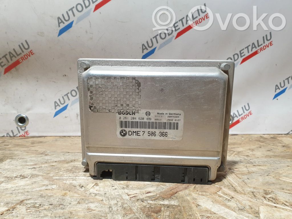 BMW 5 E39 Engine control unit/module 