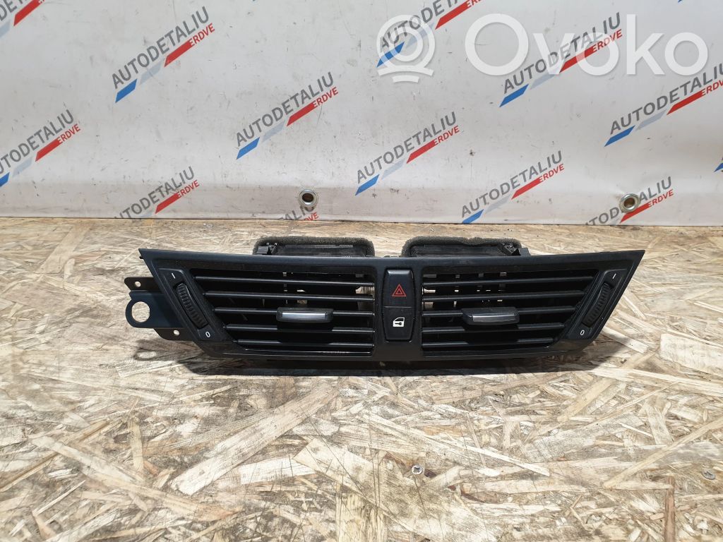 BMW X1 E84 Dysze / Kratki środkowego nawiewu deski rozdzielczej 