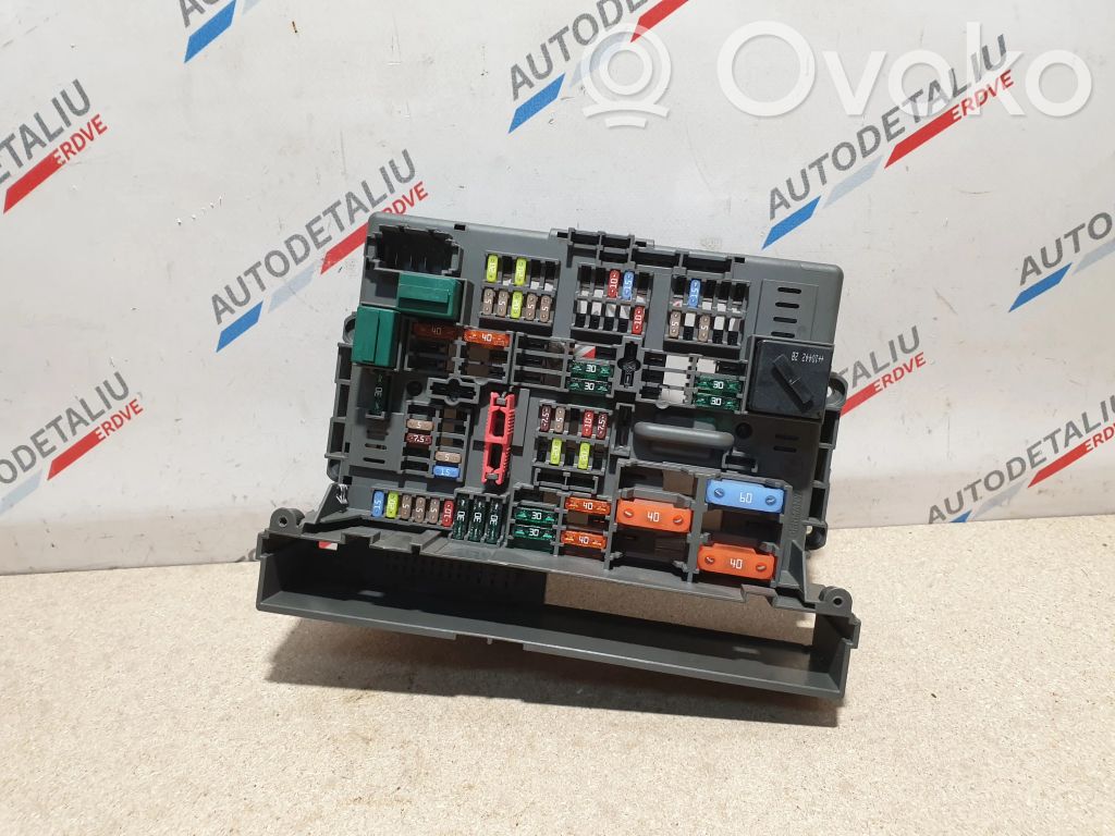 BMW X1 E84 Fuse module 