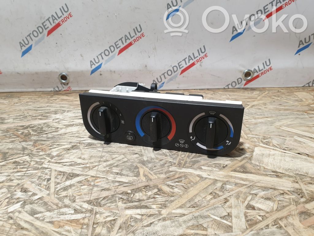 BMW 3 E36 Climate control unit 