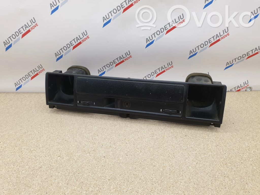 BMW 3 E36 Copertura griglia di ventilazione laterale cruscotto 