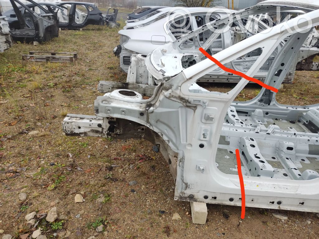 BMW 2 F46 Panel lateral delantero 
