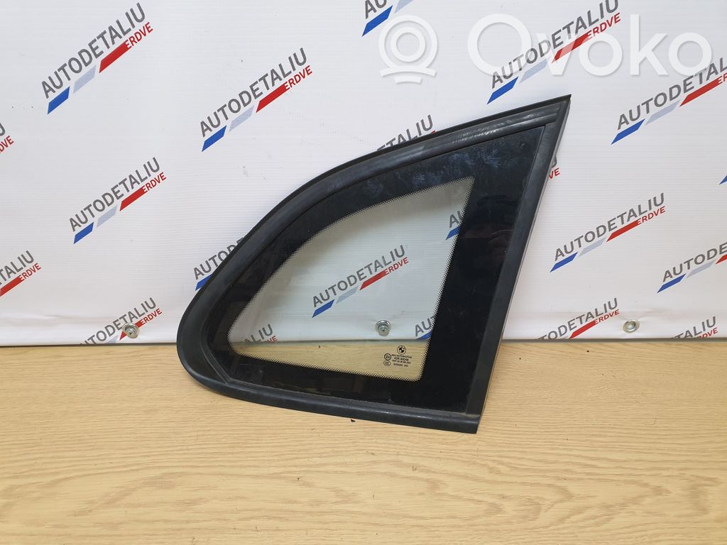 BMW X1 E84 Vidrio lateral trasero 
