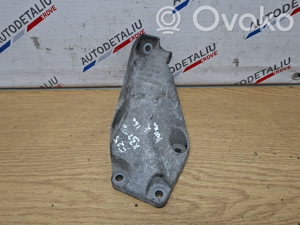 Engine mounting bracket   6861401,22116861401