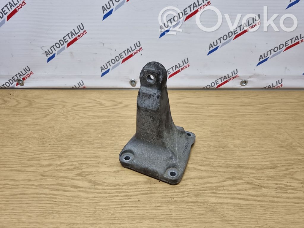 BMW 1 F20 F21 Engine mounting bracket 