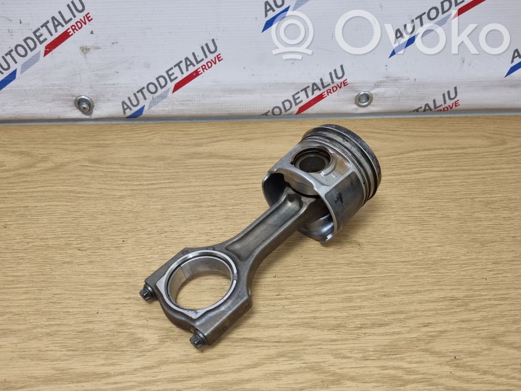 BMW 5 F10 F11 Piston cu bielă 