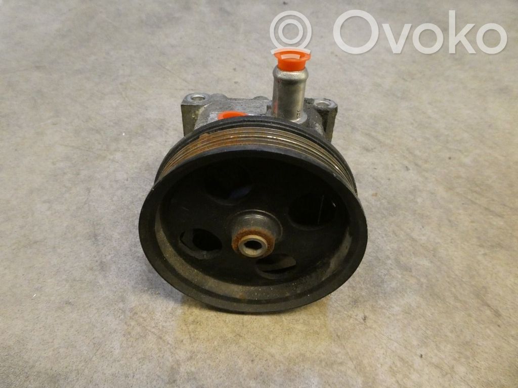 Volvo V70 Ohjaustehostimen pumppu 