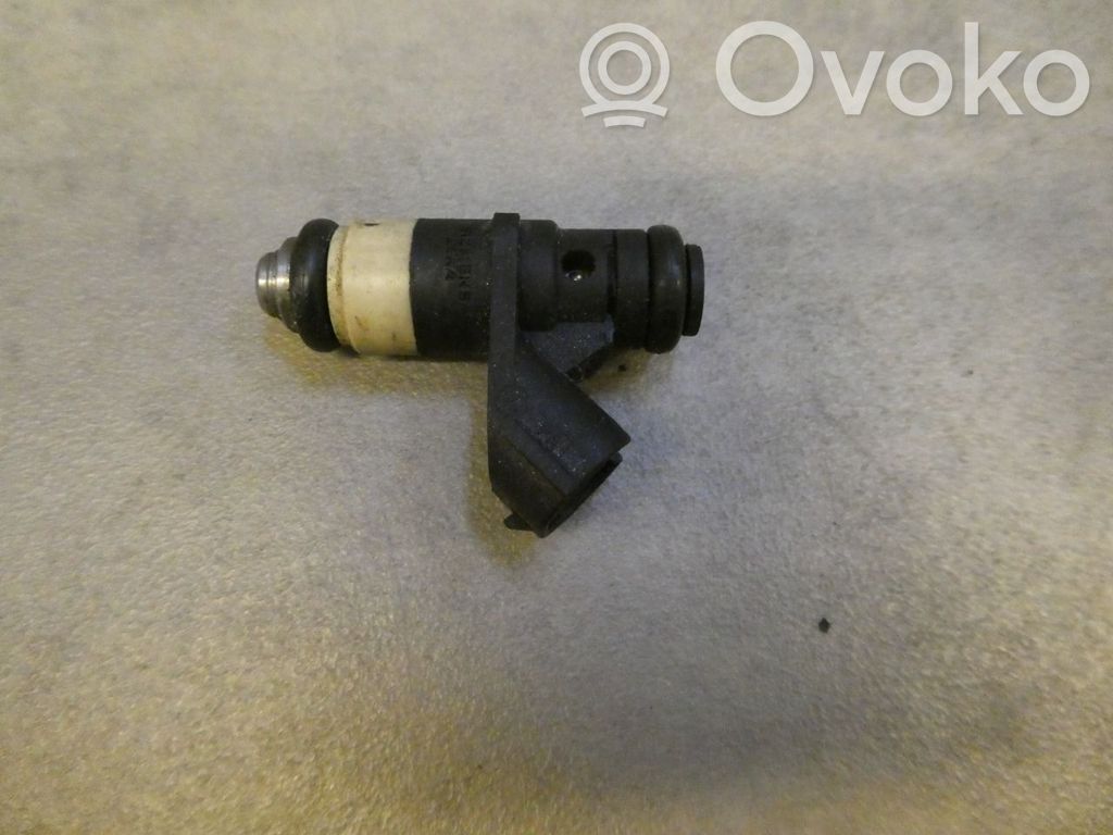 Skoda Fabia Mk1 (6Y) Polttoainesuutin 