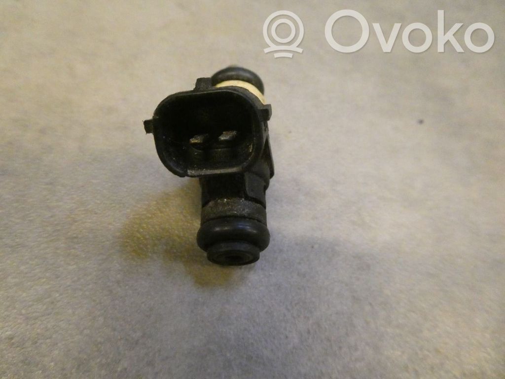 Skoda Fabia Mk1 (6Y) Inyector de combustible 