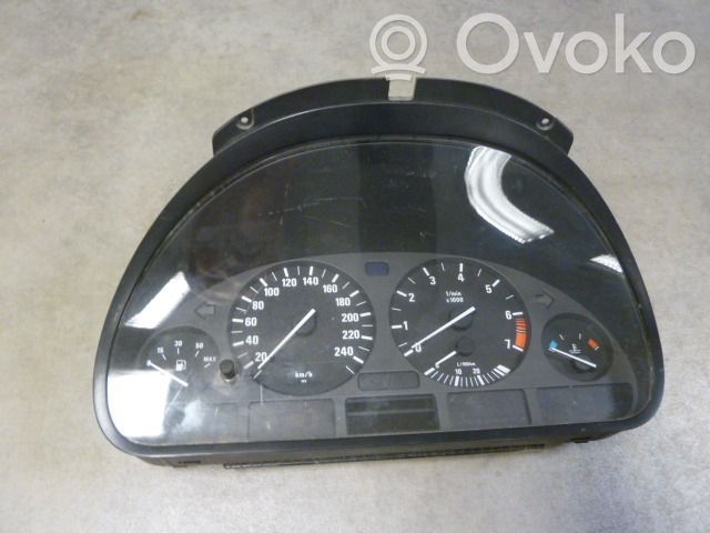 BMW 5 E39 Geschwindigkeitsmesser Cockpit 