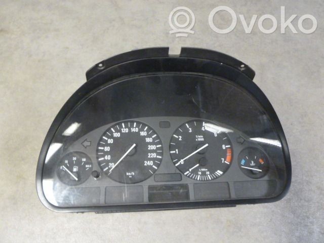 BMW 5 E39 Spidometrs (instrumentu panelī) 