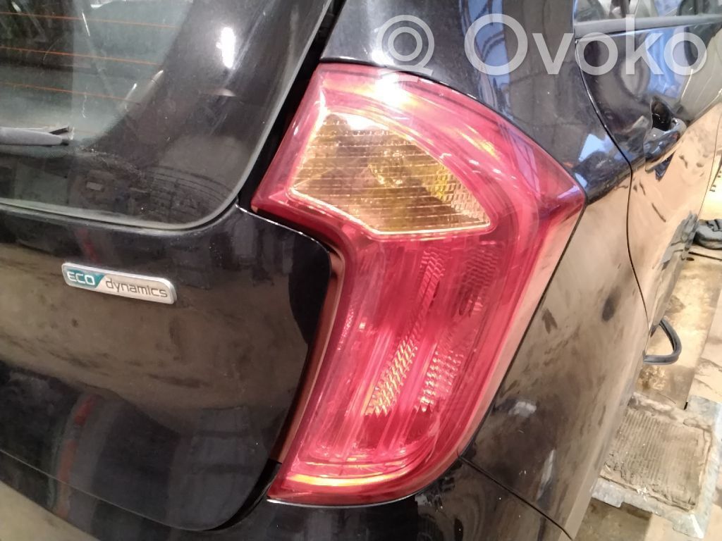 Rear/tail lights   924021Y010