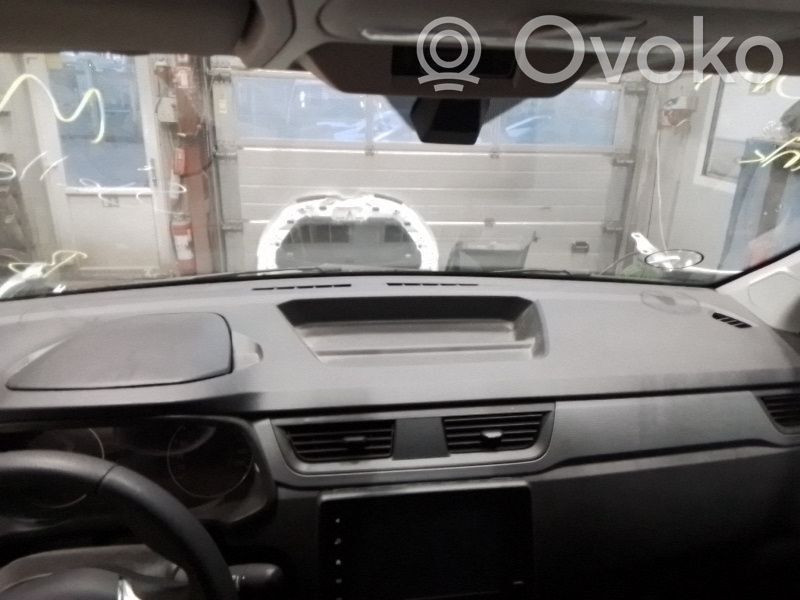 Dashboard   681009559R