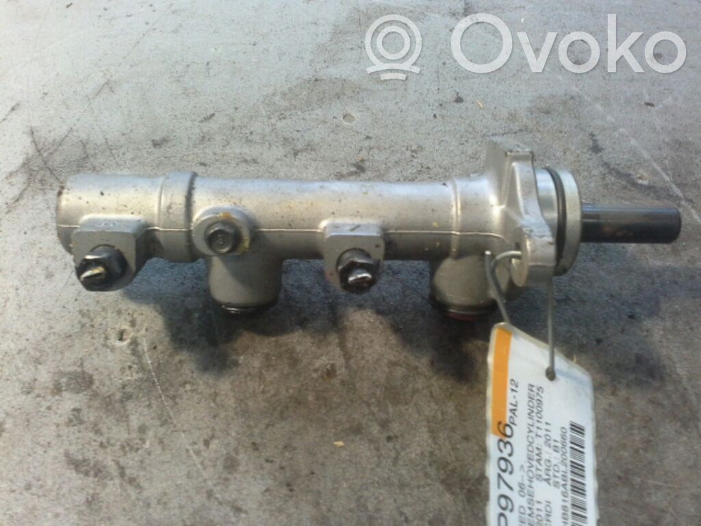 Master brake cylinder   585101H200