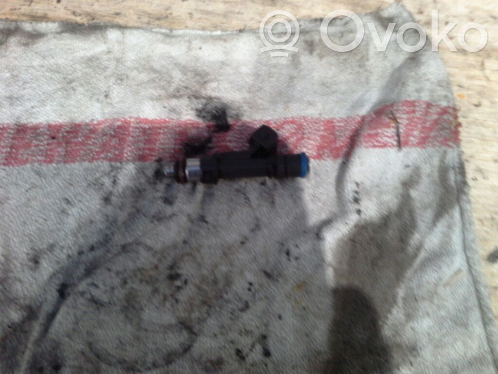 Opel Meriva B Wtryskiwacz paliwa 