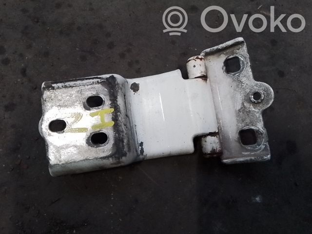 Aizmugurējā pārsega pievilcējs   0001388880080