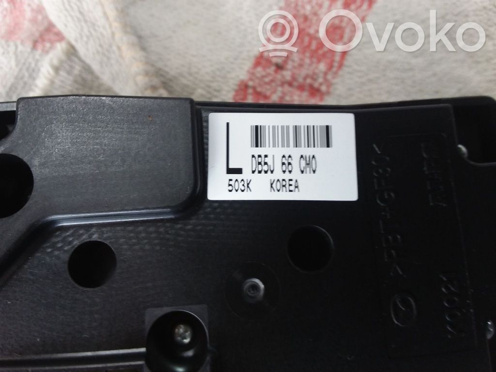 Radio / CD-Player / DVD-Player / Navigation   DB5J6UCMO