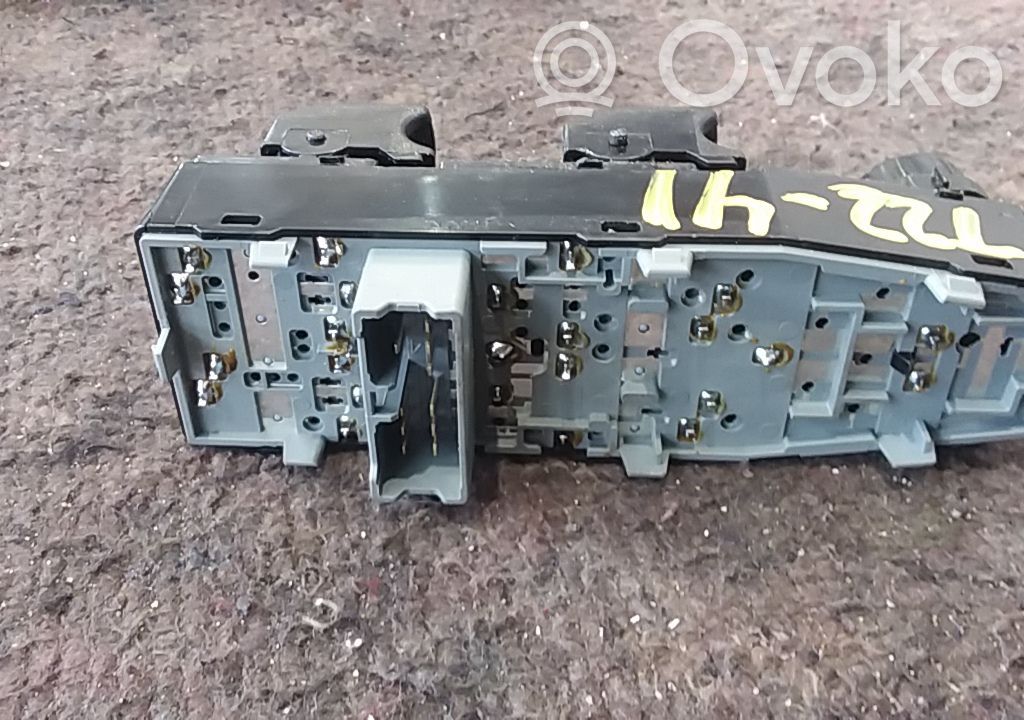 Chevrolet Spark Electric window control switch 