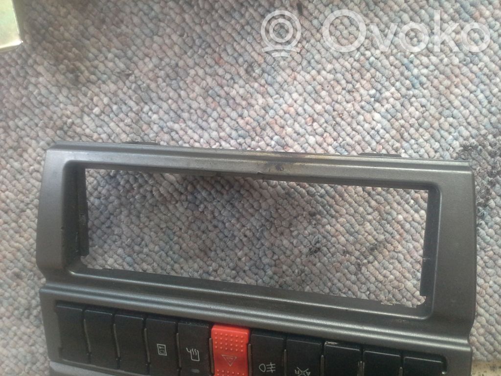 Iveco Daily 4th gen Konsola środkowa / Radio / GPS 