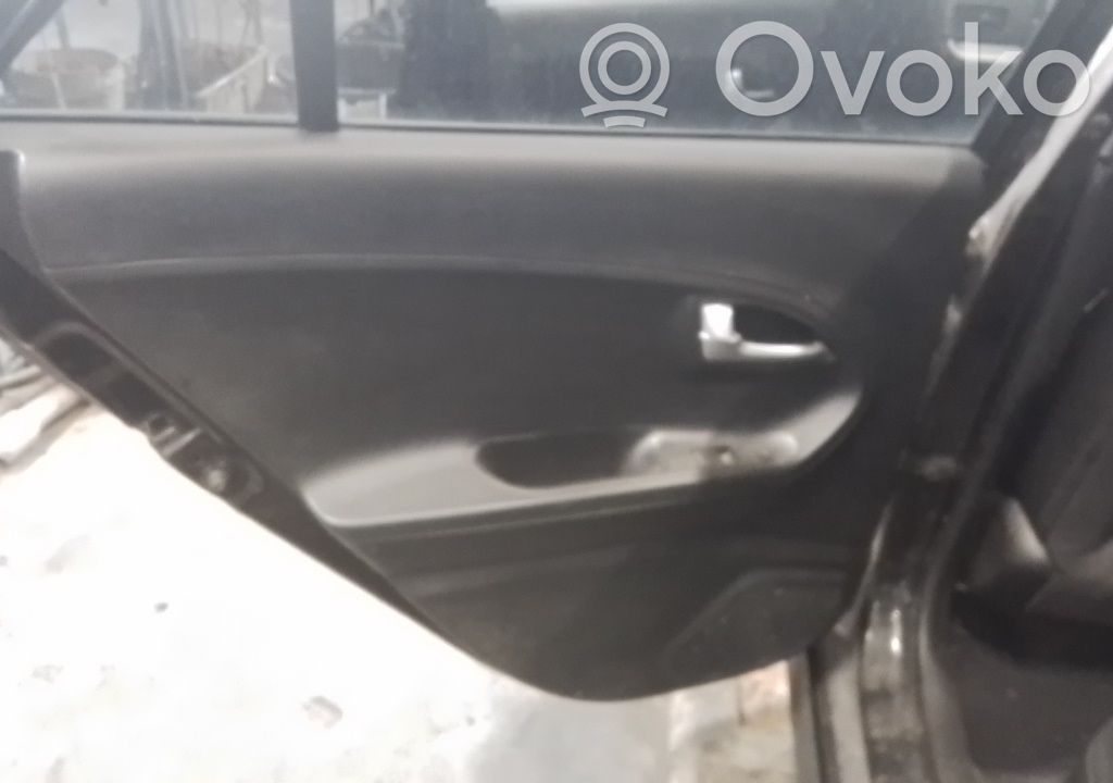 KIA Picanto Apšuvums aizmugurējām durvīm 