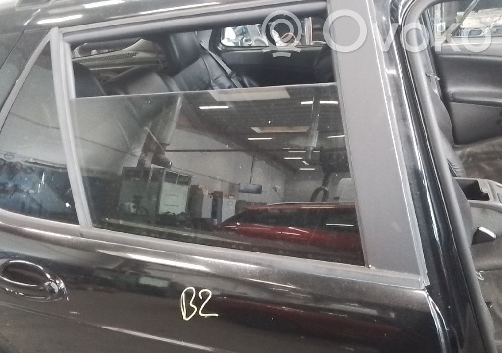 Saab 9-5 Luna de la puerta delantera cuatro puertas 