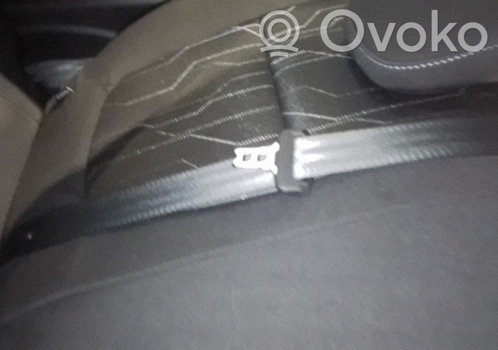 Cinturón trasero   898501Y000EQ
