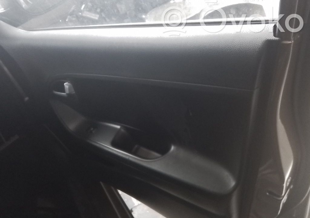 KIA Picanto Apšuvums aizmugurējām durvīm 