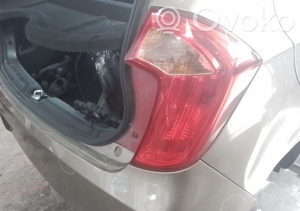 Rear/tail lights   924021Y010